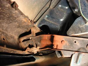 under_CAR2_ 002.jpg